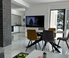 Luxusní byt s bazénem na prodej na ostrově Rab v Chorvatsku