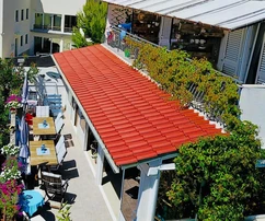 Hvar, dreistöckiges Haus mit zusätzlichem Baugrundstück