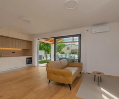 Istrie, Bale, moderní přízemní dům v centru