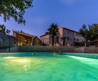 Casa tradizionale in pietra d'Istria disponibile a Svetvinčenat in Croazia