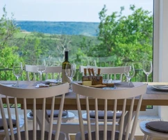 Istria, Buje, casa istriana con piscina e vista panoramica