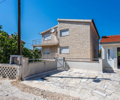 Split, Kamen, a detached house with a total gross area of 492 m²