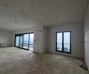 Čtyřpokojový byt na prodej s výhledem na moře v Opatiji v Chorvatsku