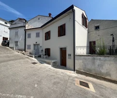 Istria, Vrsar, casa ristrutturata con vista mare aperta vicino al porto turistico in vendita