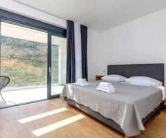 Villa con piscina en venta cerca de Split en Croacia
