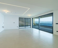 Opatija, appartement de luxe quatre pièces dans un immeuble neuf avec vue sur la mer