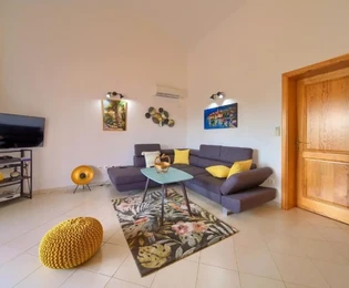 MÖBLIERTE WOHNUNG MIT PANORAMABLICK AUF DAS MEER!