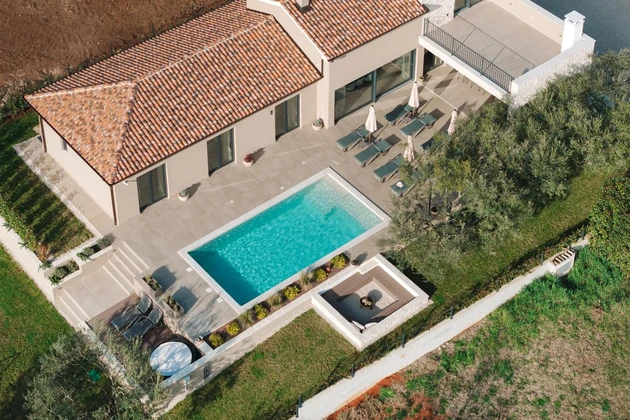 Istria, Kaštelir, Labinci, Villa moderna de estilo istriano con vistas panorámicas al mar