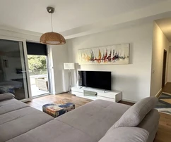Appartement avec vue sur la mer, dans un emplacement attractif !