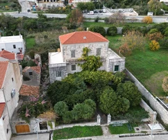 Dubrovnikban, közvetlenül a tengerparton, kőből épült villa eladó Horvátországban