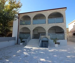 South side of the island of Vir, apartment house completely renovated