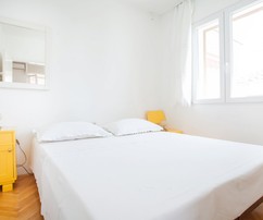 Charmantes Haus in Trogir mit vier Wohnungen in Meeresnähe