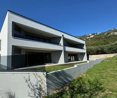 APARTAMENTO ATRACTIVO CON JARDÍN, A 4000 M DEL MAR!