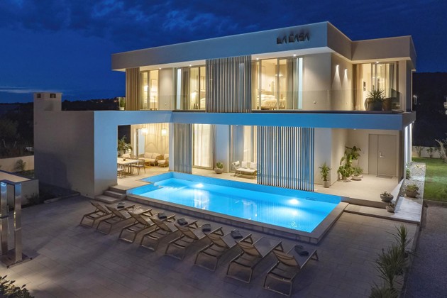 Luxus önálló villa a Sukošan kikötő közelében