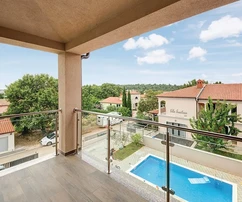 Villa attraente con grande piscina vicino alla spiaggia, Istria, Medulin