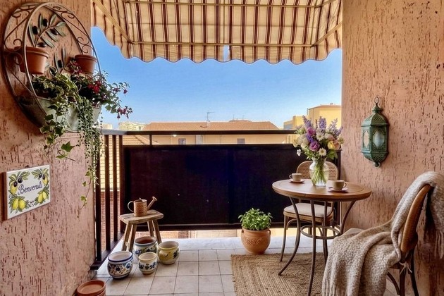 APPARTEMENT SPACIEUX DE QUATRE CHAMBRES AU CŒUR DE SAN LORENZO AL MARE