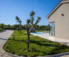 Luxusní vila s bazénem na prodej v Ližnjanu v Chorvatsku