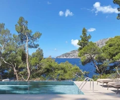 Hvaron közvetlenül a tengerparton villa eladó Horvátországban