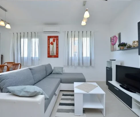 Privlaka - Two-room apartment with sea view, 50 m from the beach