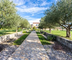 Spectacular stone villa for sale in Poličnik in Croatia