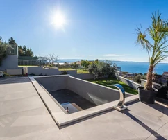 Villa moderna con piscina in vendita a Podstrana in Croazia