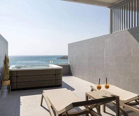 Pag, Povljana, appartement deux pièces, première ligne face à la mer, 72,56 m²