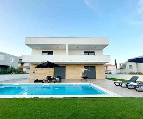 Villa moderne à vendre près de Vodice en Croatie