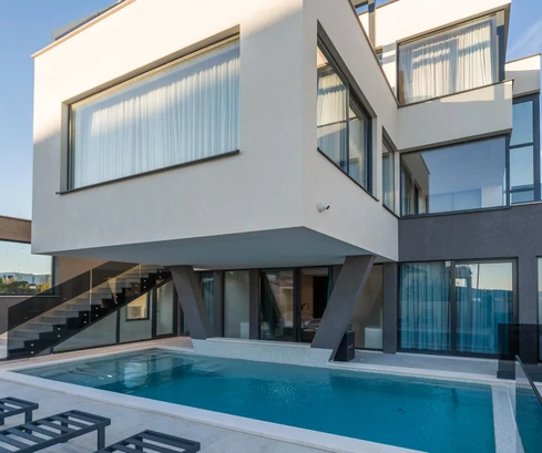 Nowoczesna willa z panoramicznym widokiem na morze na sprzedaż w Chorwacji