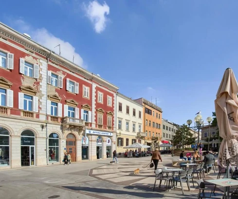 Pula, modern négy szobás lakás a városközpontban, 140 m² alapterülettel