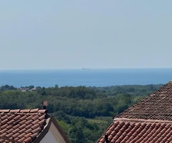 Istrie, Brtonigla: Prostorný apartmán s výhledem na moře v centru