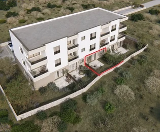 Vodice - Appartamento S1 con due camere da letto, piano terra con giardino
