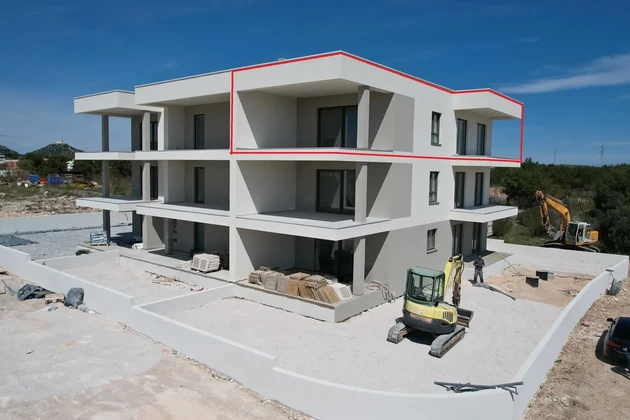 Komfortable Wohnung im zweiten Stock mit Panoramablick auf das Meer - Vodice