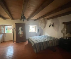 Storica villa in pietra in vendita nel cuore di Hum in Croazia