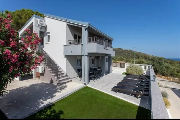 Čiovo, Okrug G. Einfamilienhaus 192 m2 auf zwei Etagen, Meerblick,
