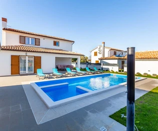 House Šišan, 680m2