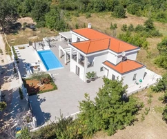 Villa moderne avec piscine à vendre à Kanfanar en Croatie
