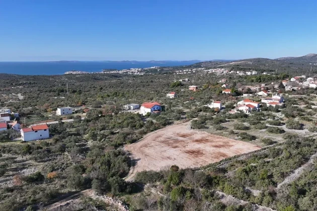 Primošten - Stavebný pozemok 680m², výhľad na more