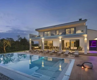 Villa with a pool for sale in Višnjan in Croatia