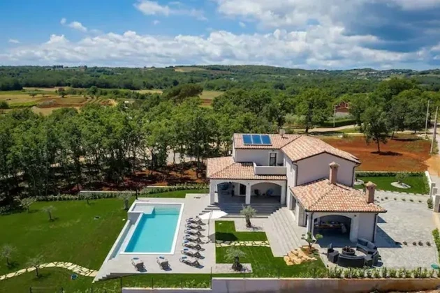 Прекрасная вилла с бассейном, Истрия, Вижинада