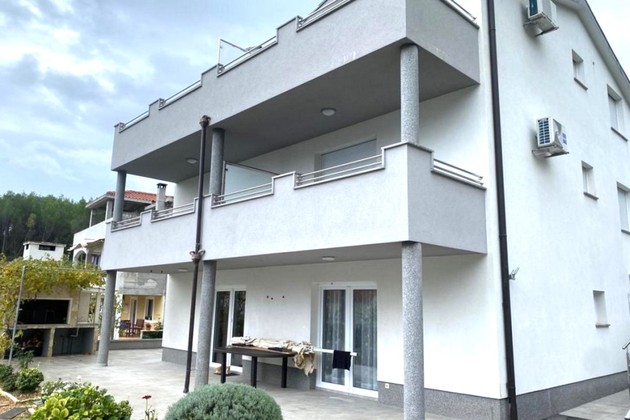 Ciovo Tranquillo condominio composto da 5 unità con vista mare