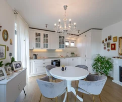 Isztria, Poreč, háromszobás lakás panorámás tengerre néző kilátással