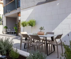 Vis, Komiža, egyszobás lakás egy új építésű ház földszintjén