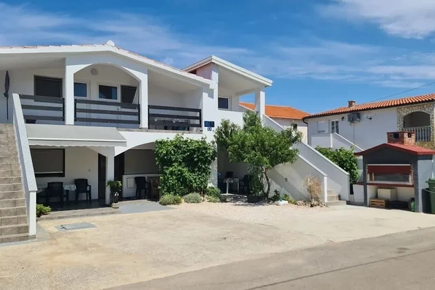 Proprietà Vir a 170 metri dalla spiaggia
