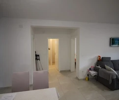 Apartmán na jižní straně 254 metry od moře