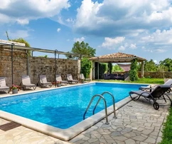Pazin, Istria – Villa in pietra ristrutturata con piscina