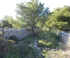 <p>Rogoznica, Ražanj, działka budowlana 1890 m2, 150 m od morza</p>