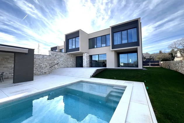 Luxury Modern House with Pool for Sale in Rovinj