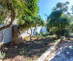 Brač szigetén, Sumartinban, közvetlen tengerparti ház eladó Horvátországban