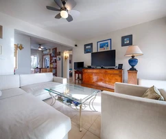 Dalmatinská vila s bazénem na prodej v Komiži v Chorvatsku