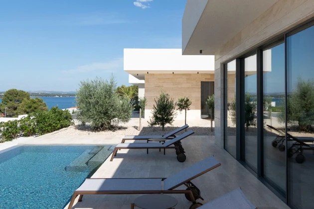Luxury villa with pool for sale in Tkon on Pašman in Croatia